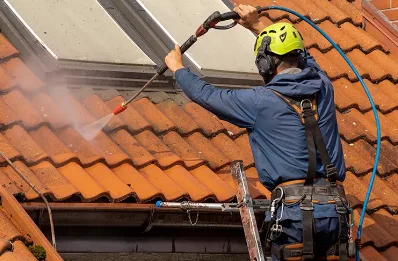 Démoussage et hydrofuge de toiture à Antras